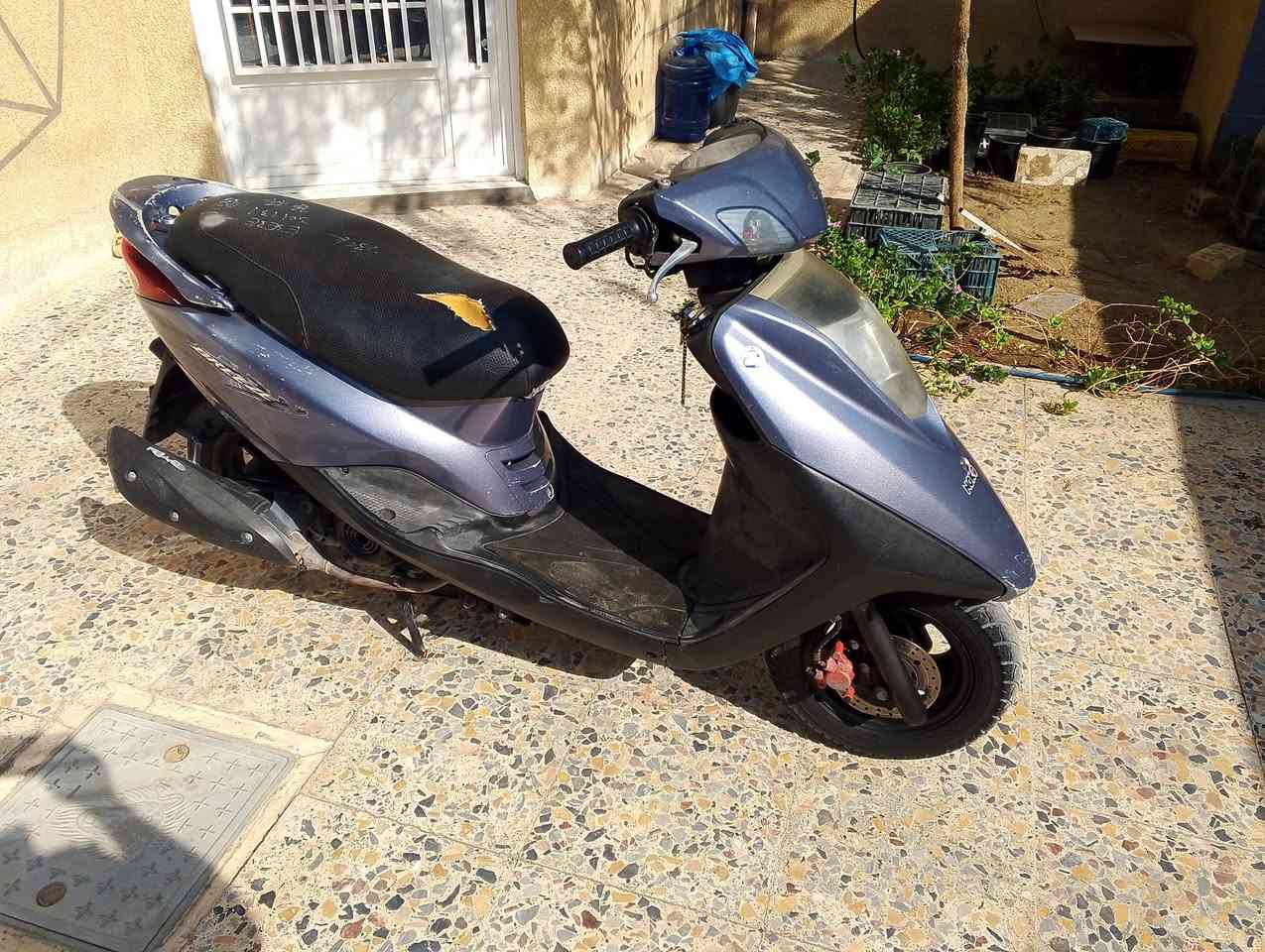 بريز فحل نوزل خطين رمبه مكفوله 
سعرها مليون 
مكاني العبيدي ***********
