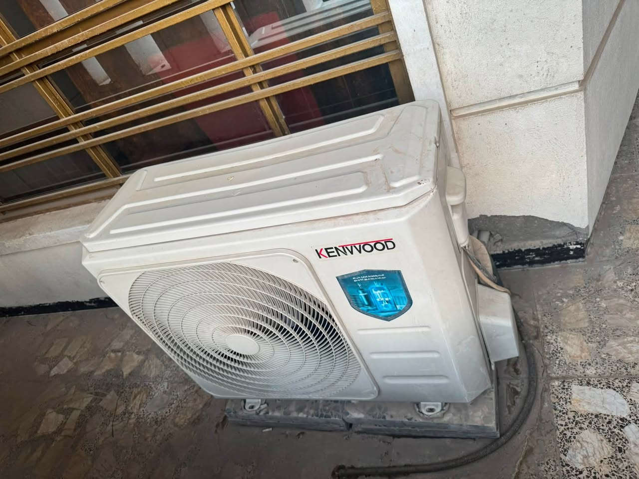السلام عليكم عندي سبلت للبيع 2طن شغال موسم واحد نظيف كلشي مابي وجديد بعده اريد ابيع او اراوسه ويه سبلت انفيرتر تجي تاخذه من باب البيت وايشي بي ترجعه وتفحصه كدامك وتشوف برودته مكاني بغداد حي القاهره قرب تقاطع الموال رايده٧0٠  جديد بعده وكل ملحقاته كامله للاتصال واتساب او اتصال عادي
 ***********
