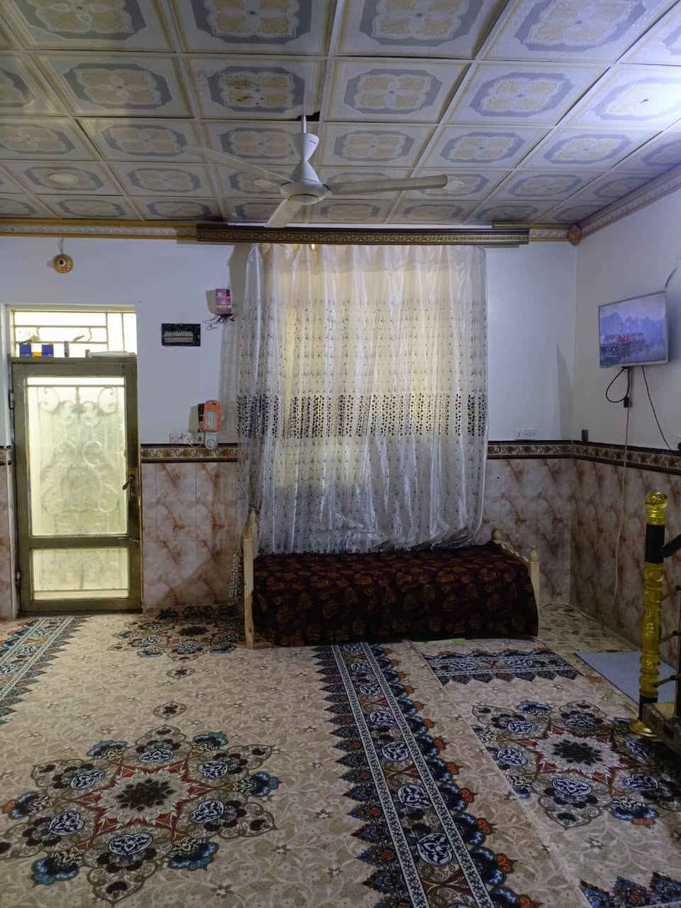 بيت للبيع م ٥٠ متر كربلاء بني تميم على الشارع العام للاستفسار ***********
