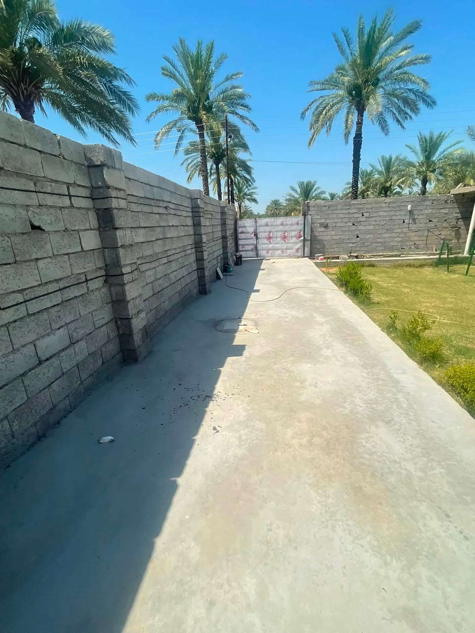 سلام عليكم بيت للبيع مساحه ٦٠٠سند ٢٥موقع الراشديه المراسمه يحتوي على ثلاث غرف نوم بناء طابوق للاستفسار اكثر اتصال على الرقم ***********
