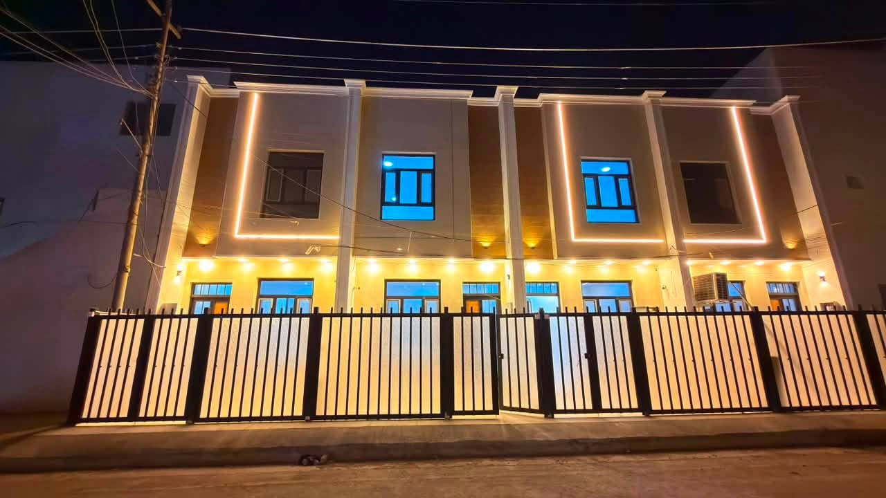 جمعة مباركة // تونات للبيع العدد 4️⃣ المساحة 5️⃣0️⃣ متر 📍ضباط الشهداء
▪️يحتوي العقار // غرف نوم 🛌 3️⃣ //

▪️+ صحيات 🚾 عدد 2️⃣ 🚿 +صالة 🛋️ مطبخ 🍳 ▪️بناء حديث غير مسكون 🏗️👌💯 // 

▪️السعر والاستفسار *********** مكتب العدل ▪️نستقبل كافة العروض العقارية ☎️☎️ سعر مناسب جدا
