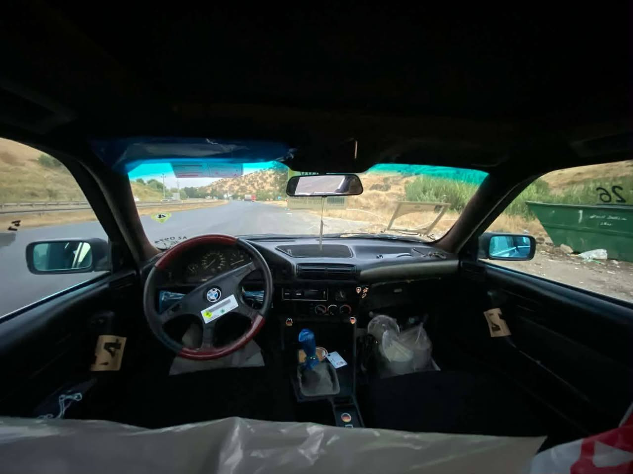 سلام علیکم  
بیئێم  e34   525i  
مۆدیل 1991 
***********ژ.م ڤایبەر، وەتسئەپ
ئــاڕم پلاستیک  بەشەرتی ئەوەلیات
مەکینە کەپس  بەشەرتی دەفیتەر سەرف صەوت و بوخار  بەشەرت 
گێڕو مەکینەو ئەکسل بەشەرت 
تەقەو ڕەقەی بەشەرت چرکەو 100$

ئەکسل 3.23  
سلاید و  abs  
پێش  گەورە  
دەعامی پێشی  m 
لایت  ئاڵقە  

کارەباییاتی  هەمو  مەزبوتە بەشەرت
4تایەو  ویلی  نوێیە 
دەعامی  لۆ  دەعامی  بەشەرت  دیناری  مەسرەف تێدا  نیە 
نرخیشی  34   و مەجالەکی زۆر کەم كويسينجاك, أربيل

