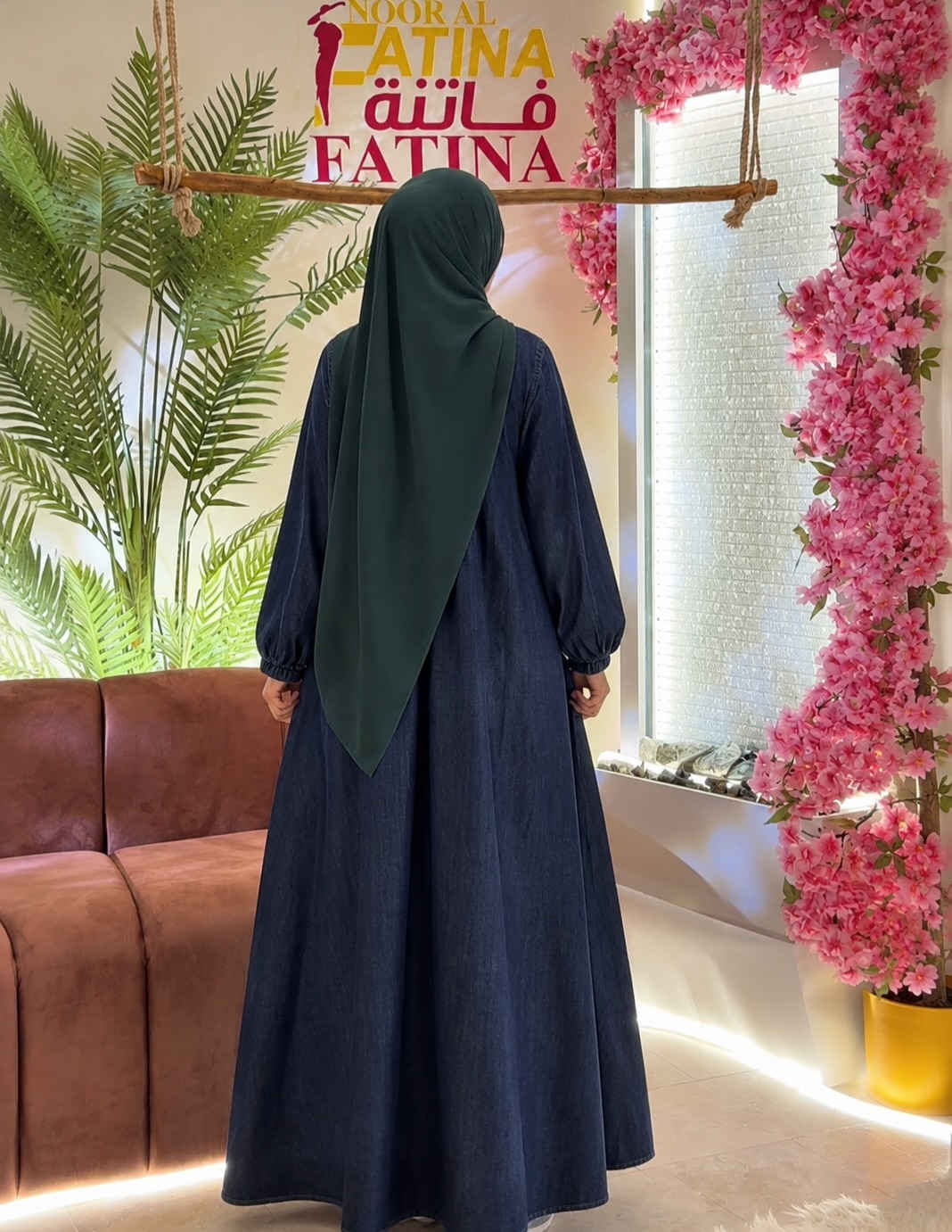 ازياء فاتنة
فستان جميل وفخم للمحجبات 
فصال محتشم 
موديلات فاتنة… ماتتفوت 
حصراً من ماركة فاتنة 
• طول الفستان 150 سم 
• فصال شبه كلوش 
• لونين الفاتح والغامق 
• تنطي مظهر انحف باللبس
• ⁠ ✨الضهر عدل مو مكسر 
قطعة تبقى وياج سنين وما تبطل موديلها 👌

متوفر حالياً بكمية محدودة
راسلينا خاص واحجزي بسرعة قبل النفاذ 💌

#ازياء_فاتنة⁩⁩
قالب راهي 
___________________________ 
🖊️ االــخـــــــاامــة :- 
جينز صيفي  طري :- مـטּ الجينز الممتاز المستورد قماش انسيابي وليس جاف ملمس ناعم مايحتاج كوي بس شي بسيط 
❥❥ ─── ❥❥ ❥❥ ─── ❥❥

القياسات القياسات 1/2/3/4 

🌱قياس 1):- 
تلبس وزن من 70 الى 80 كــــيـلـو ⚖️ 
يعني يلبس قياس. 40 . 42. 44 

🌱قياس 2 ):- 
تلبس وزن من 80 الى 90 كــــيـلـو ⚖️ 
يعني يلبس قياس. 46. 48 

🌱قياس 3):- 
تلبس وزن من 90 الى 100 كــــيـلـو ⚖️ 
يعني يلبس قياس. 50 . 52 

🌱قياس 4):- 
تلبس وزن من 100 الى 120 كــــيـلـو ⚖️ 
يعني يلبس قياس. 54. 56. 58 

_______________________ 
ســــعـــر  الفستان بـــ 65 الفــــﮯ 
مع الهدية 🎁 الشال او الربطة 
________________________ 
للحجز والاستفسار المراسلة ؏ــلى الواتساب :- ***********
***********
