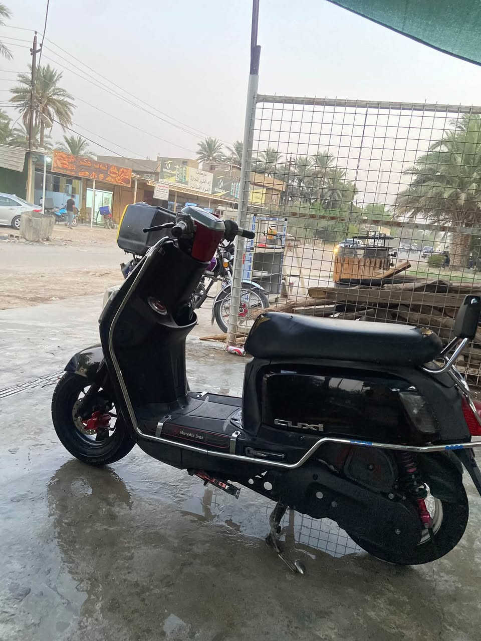 السلام عليكم ماكس بوليس مسطره نوزل للبيع دراجه كله شغال اي نقص مابيه جديده وحلوه.  المكان كنعان السعر ٦٧٥ وبيه مجال شراي اتصل ***********

