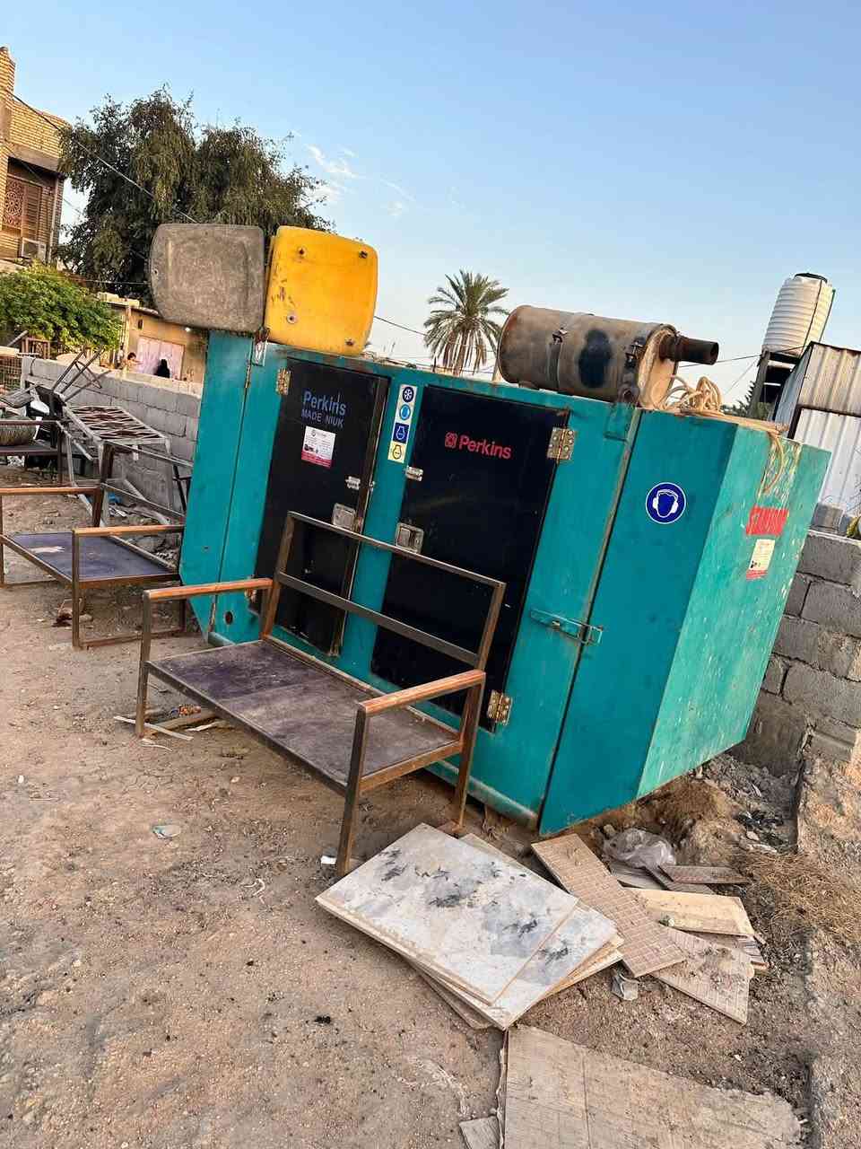مولد بيركنز كاتم 100KV
السلام عليكم 
مولد بيركنز 4 سلندر 100 كيفي للبيع 
المولد شرط الضمان والعمل 
مسويلها صيانه من الف للياء 
الصور مال شخص مو خبره بالبيع والشراء 
للاستفسار الاتصال على 
***********
