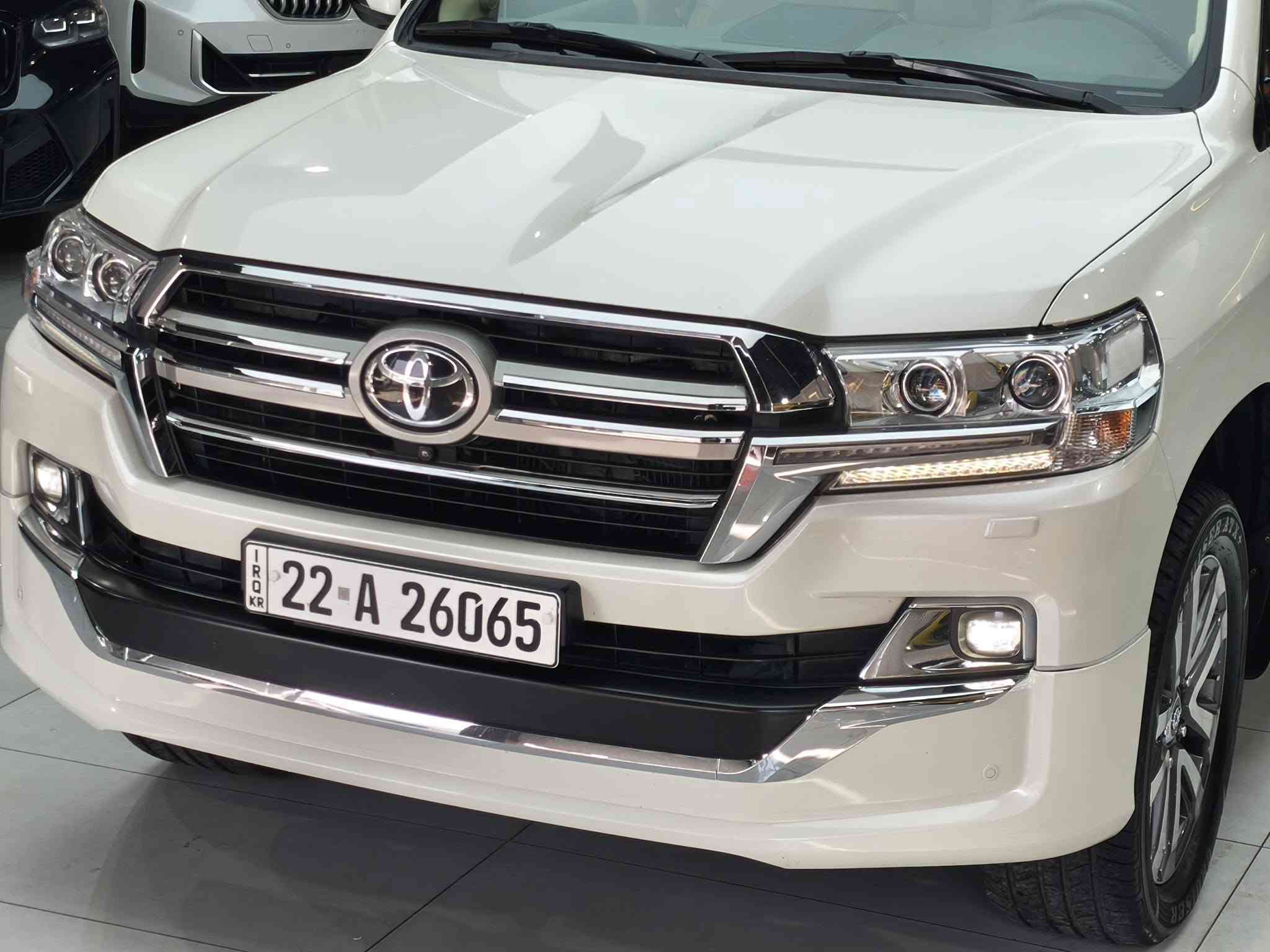 لاندكروزر 2016 VXS
لاندكروزر VXS 2016
ماشيه 81.000كم 
محرك V8 5.7
شركة سردار
فول مواصفات لكزس جك ورادار 
رقم اربيل فحص وهزه كله جديد
باسمي شرط تحويل ثاني يوم 
السعر 425 وبي مجال بسيط 
بيع فقط مااراوس
بيه 4 اماكن تعديل بارد 
العنوان اربيل 
***********
***********

