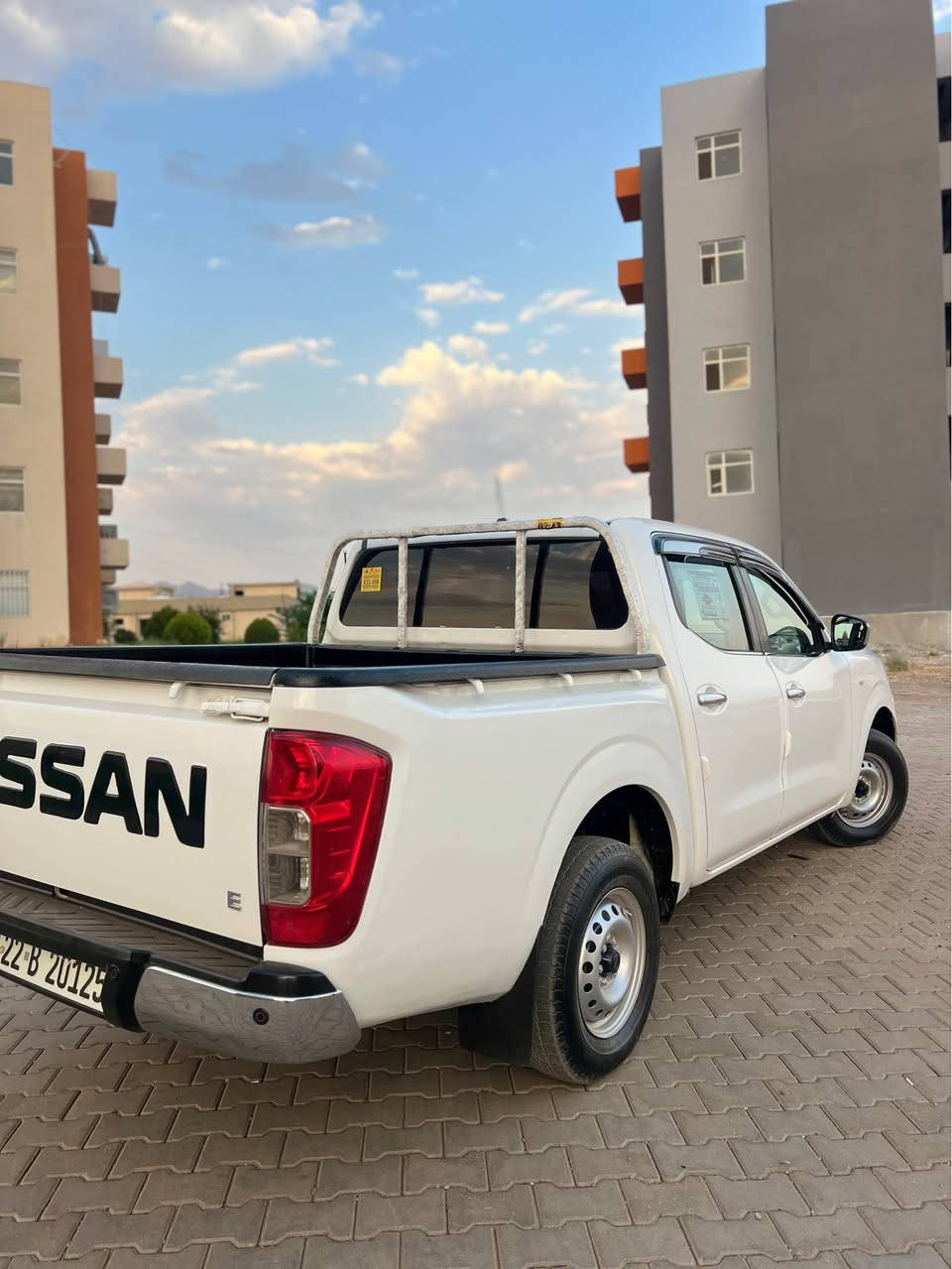 NiSSAN  NAVARA SE 2017 غاز بنزين  
بس بولند تبديل شريكه 
غاز بنزين شرط
بي دعم بي ليدانً
گئر مكينه شه رت 
تحويل وكاله شه رت 
جار تا جديد  
رقم سنوي جديد
سعر فول فول مناسب
*********** أربيل, العراق
