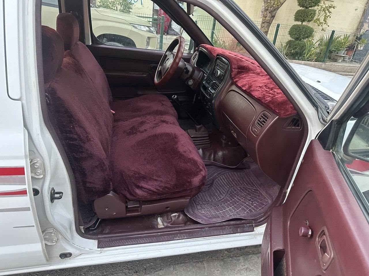 نیسان 2006یابانی ناوسور بێ سبوغ جی جی کارت و قلمکاری هە یە گیرومکینە و تە بریت بە شە رت سنە وی و رە قە م نوێ تا2030 کۆبۆنی بە نزینیشی هەیە  سعری115 مە جالیکی برایانە ژ.م***********ژ.م.*********** كويسينجاك, أربيل
