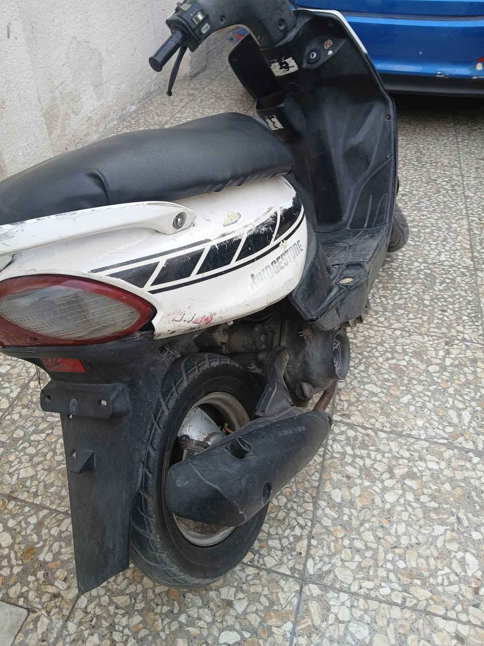 السلام عليكم دراجه ماكس قجمه للبسع عنواني بغداد الكماليه للتواصل *********** السعر 250 الف وبيه مجال
