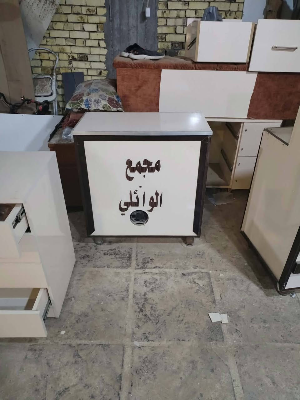 ميز مستخدم • نجارة تركي • ٢ متر ونص