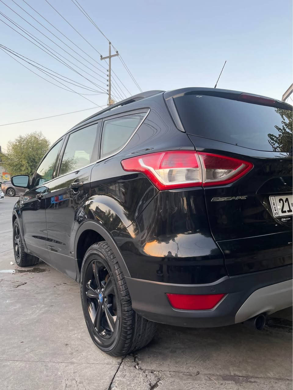 جۆری ئۆتۆمبێل: [ford escape]
• مۆدێل: [٢٠١٣]
• مواسەفات: [se]
• مەکینە و گێڕ: [بەشەرت نەکراوەتەوە]
• بۆیاخ: [١ پارچەی بۆیاخە لەسەر کاڵبوونەوە]
• سەنەوی: [تازەیە]
• ژمارەی مۆبایل: [***********]
• نرخ: [٧٣] السليمانية, العراق
