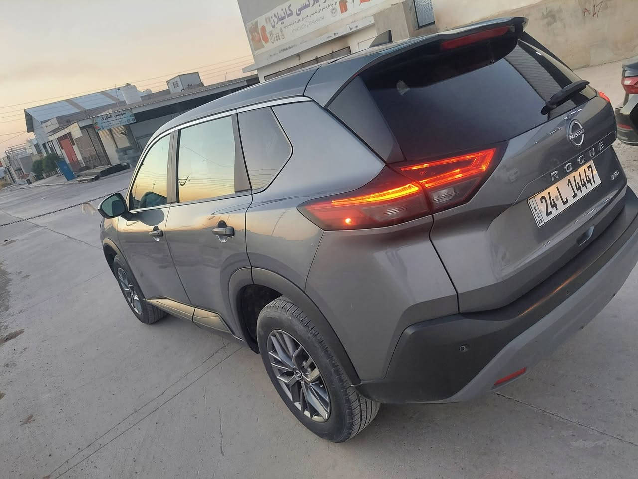 نیسان روج 2023 awd s محرک 3 سلندر 1500 توربو ،
ضرر بس بنيد ودعامیه ،صبغ بدون دواخل وبدون تعديل  ،
رقم دهوك ،سعر 128 $ومجال *********** واتساب ،
