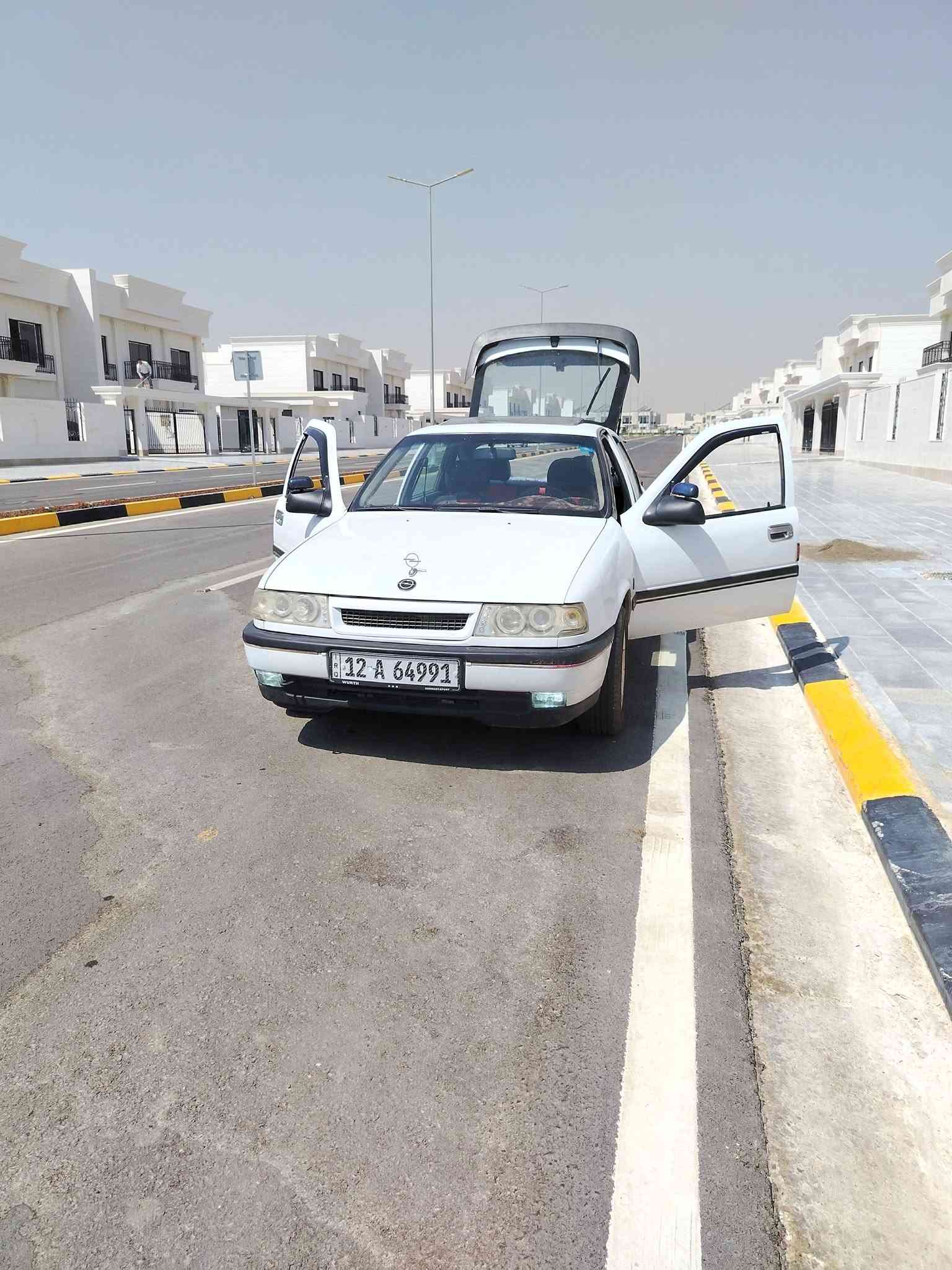 السلام عليكم فكترا جنطة حجم  20  صبع مابي فقط فوليش سيارة مال بيت سيارة فول كهربائية كلها شغاله كشنات جلد رياضي قفل مركزي شاشا  زايد كاميرا جامات تنرفع ع قفل المركزي زايد تحكم داخلي لايتات زينون  سنوية جديدة شرط التحويل أو وكالة الهزة بشهر 11 يسقط  
خيسان سبر مابيها 
للملاحضة سياره بيها نفخ قليل كا بداية
للاستفسار ***********
