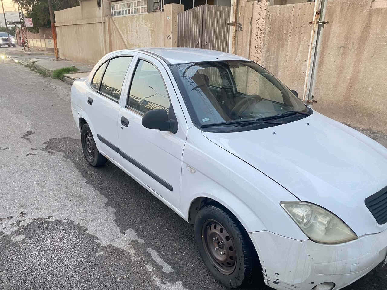للبيع سيارة سايبه طيبه بيضه  ٢٠١٢
محرك و كير شرط
 مابيها صبغ بيها تعديل على بارد 
 تبريد ثلج مال شركة
للأستفسار على الرقم 
***********
