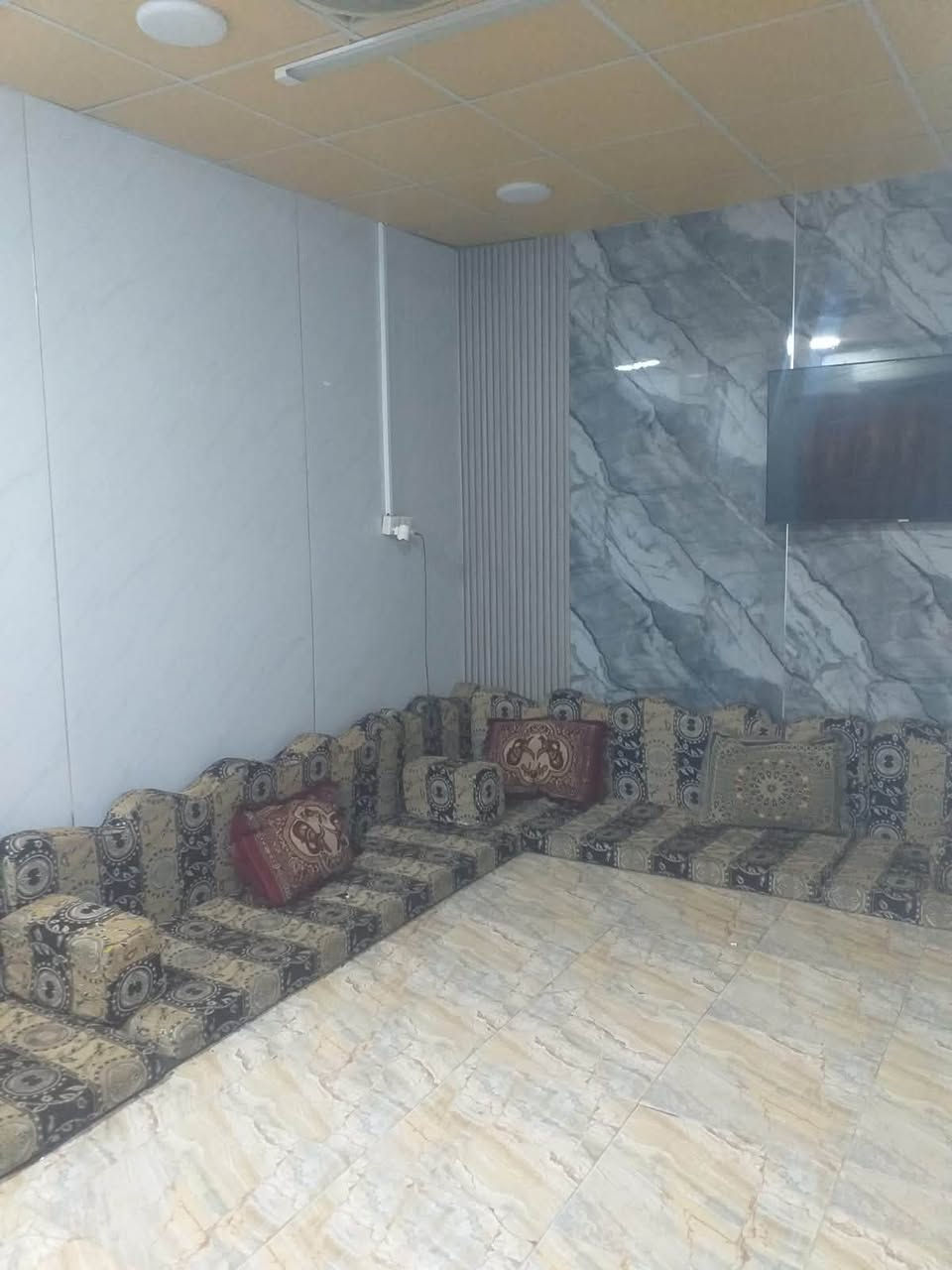 🏡 بيت للبيع – الديوانيه حي الأمين 

السعر 56 وبيه مجال 

📐 المساحة: 140 متر ركن 
📏 الواجهة: 10 متر
📜 السند: زراعي سند 25
🏠 السقف: كونكريت مسلح
🔨 الأساس: صب كونكريت

🔹 يتكون من:
• غرفة نوم
• صالة
• استقبال
• مطبخ
• صحيات داخلية وخارجية

📍 العنوان: حي الأمين – فرع سيراميك العيساوي،

📞 للاستفسار والمراجعة:
مكتب المحيط لبيع وشراء العقار – الديوانية
📍 الشارع الحولي – خلف جامعة القادسية
☎️ ***********
☎️ ***********
📲 واتساب متوفر على الأرقام أعلاه
