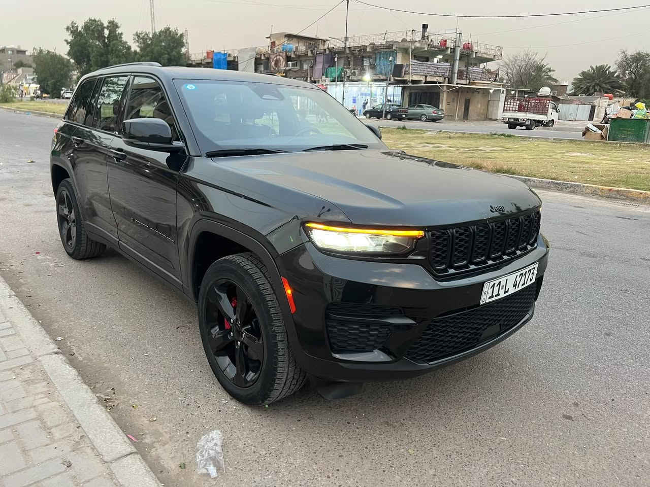 السلام عليكم
للبيع جيب موديل 2022 وارد أمريكي حادثها موضح ب الصور بدون دواخل شاصي لغد مكفولات صبغ جاملغ وتبديل باب مكينه كير كفاله فئه بلاك توب ماشيه 46 
السعر 245 وبيها شي بسيط 
العنوان بغداد جميله 
***********
