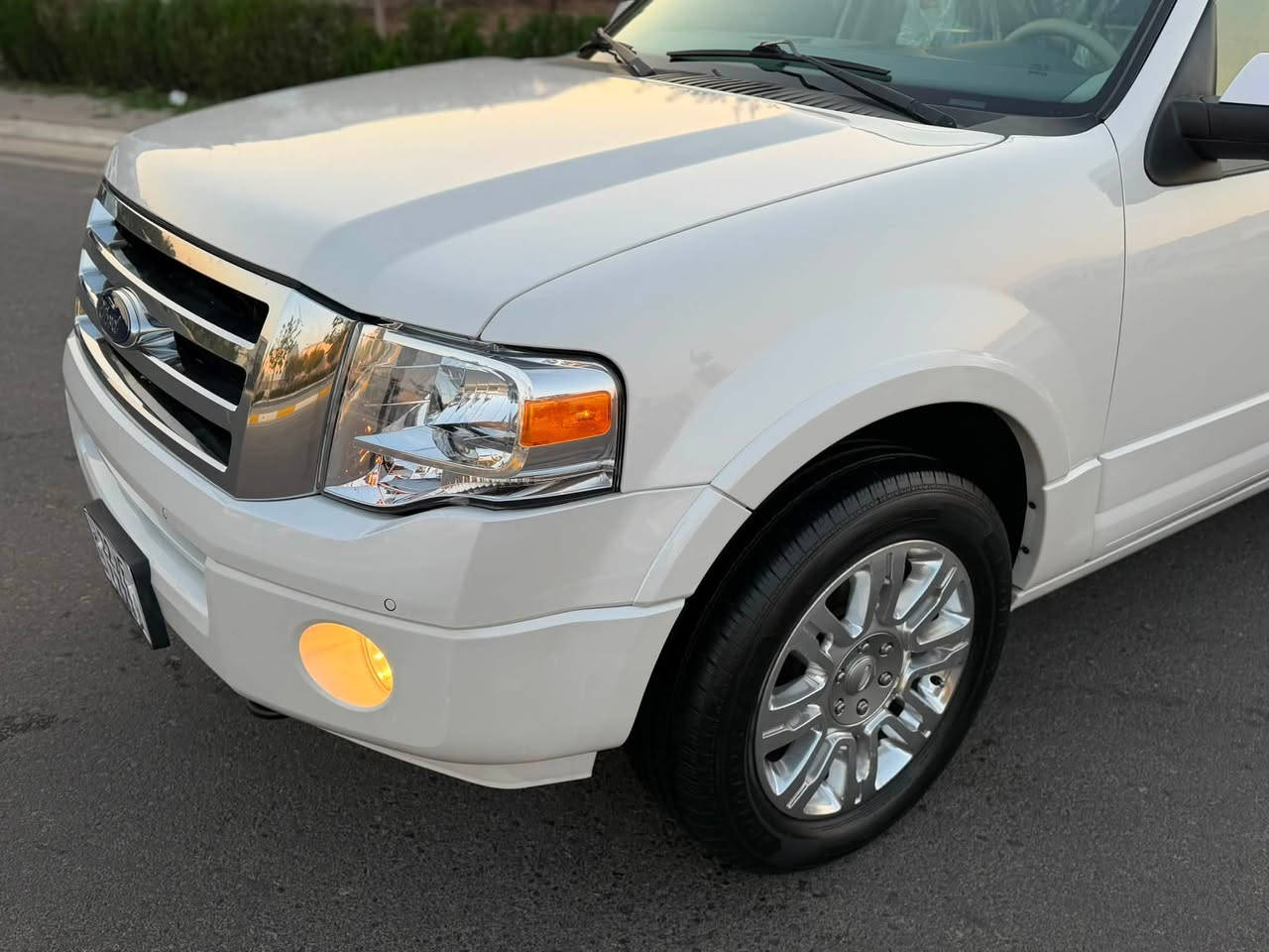 ﷽
ارخص سعر  159$ قفل🔏🔥🔥👋🏻👋🏻

                         FORD EXPEDITION 2013 LIMITED
▫️فورد أكسپديشن موديل 2013 ليمتد
🔹مواصفات خليجى وكالة شريكة نيڤا
🔹مواصفات LIMITED  فول مواصفات ١/١ 

▫️محرك V8 5.4L تمانية سلندر محرك مرغوب✅
🔹كير و محرك بشرط مامفتوح📦✅
بدون صوت و بدون صرف بدون خلل شرط فحص
🔹ماشية 88 الف كيلومتر حقيقي📦📦

🔹سيارة جديد حديد داخل و خارج كل على وضع بلادي 
🔹 بيها اتنين سويج بيلادي موجود✅

▫️سيارة كلين تايتل وكالة شريكة نيڤا
🔹مكفولة كفالة عامة دعامي للدعامي بشرط✅
🔹 بدون صبوغ بدون بارد و بدون شخت و رصعات
🔹سيارة حيل حيلوة جديد جديد ماشاالله📦📦

▫️مواصفات ليمتد
( بصمة . فتحة . فور ويل . داخل بيجي ر . رادار . دوصات كهربا . صندوق شفت . راص DVD . كود باب . تشغيل عن بعد  . شاشة . كشن جلد . كشن تتفيئة و تبريد . كشن و ستيرن خزن . كشن خلفي كهربا . تبريد مركزي . سكليتر كهربا . حصاص أمامي و خلفي . مراي شفت . بعد هواي مواصفات )

◽️اربع تاير ويل جديد ويل بيلادي حجم 22
🔹سيارة شرط بدون اى نواقص گير و محرك و حدادي و كاهرباى كل بشرط
🔹سنوي و رقم و هزة جديد سنوي بأسمي
🔹 نفسي يوم / تحويل و كاله حاظر
🔹 مكان_🌆 سليماني

◽️سعر_ 159$ قفل 🔐🔥
◽️موبايل_ ***********
____________________________________

