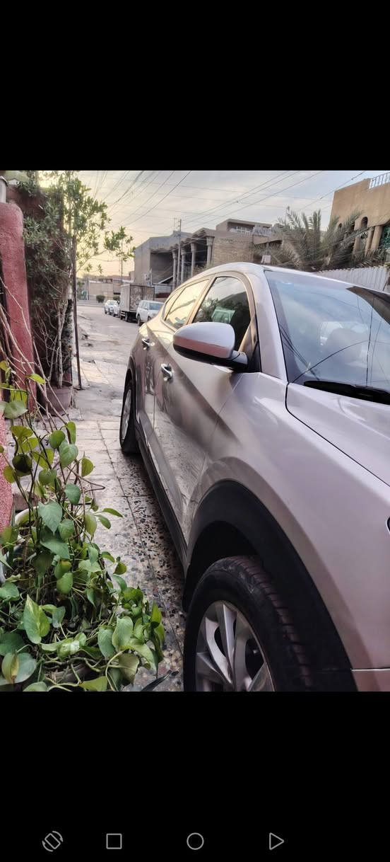 السلام عليكم توسان 2019 رقم بغداد باسمي سياره جديده مال بيت كل نقص ما بيها كير ومحرك كفاله تبريد ثلج بدون ايرباك بدون لا شاصي ولا لغد عنوان بغداد الدوره السعر 158 وبيها مجال حق الجيه الرقم ***********
