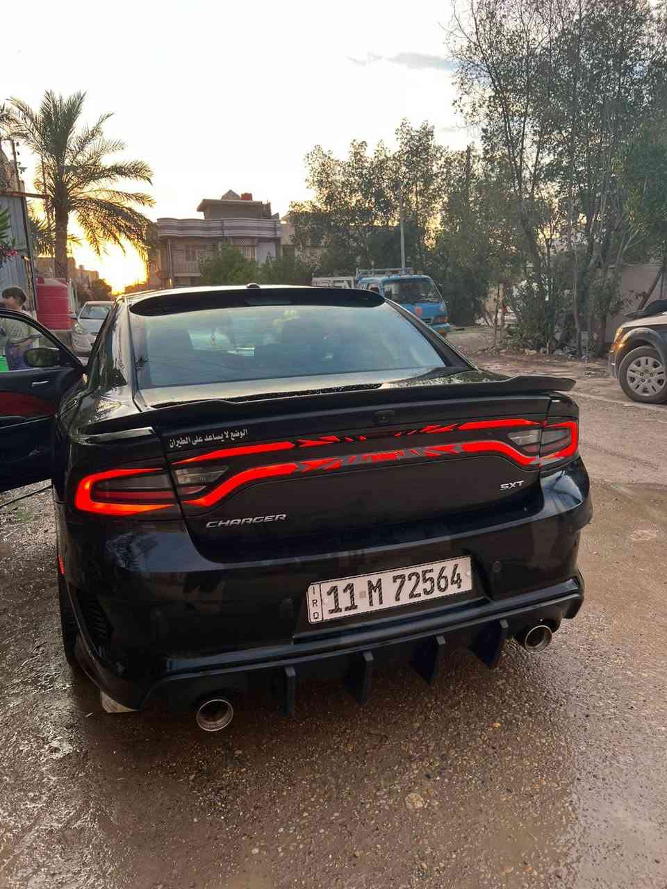 سلام عليكم 
للبيع دوج جارجر 
2017 فول مواصفات بلاص 
 وارد امريكي حادث امريكة دعامية 
سيارة sxt حدثتهة كت كامل اس ارتي بنيد دعاميات دوسات سيارة مصروف عليهة وتعبان عليهة مكينة كير بل كارتون تبريد ثلج صدر امامي خلفي جديد تخم تاير جديد ماشية 120 الف كفالة مكينة كير محرك شاصي لغد ايرباك 
مكاني  العمارة ميسان 
رقم بغداد بأسمي تحويل ثاني يوم اي ستفسار 
***********
