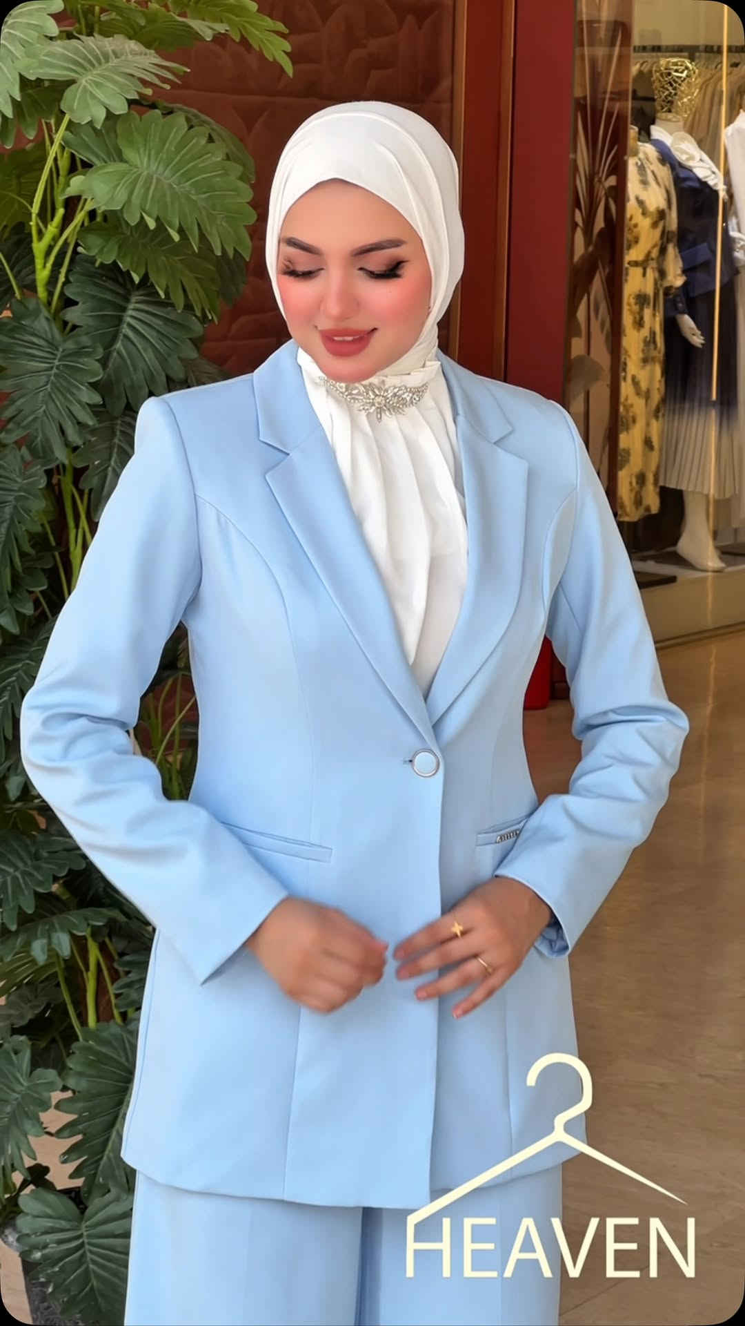 ⁨	⁨	⁨	✨ طقم راقي وتفاصيله تخبل 🤎T-1030
متوفر بقياسات 38 إلى 48
💰 السعر: 90 ألف

الألوان: أسود، نيلي، نود، سماوي، عسلي 🤍

السترابلس متوفر بأشكال وأنواع مختلفة وبقياسات كاملة
والحجاب متوفر أيضاً ✨

📲 للطلب راسلونا دايركت
***********
📍 زيونة - شارع الربيعي - مجمع الألنيوم - مقابل كوزمتك هدى يوسف⁩⁩⁩

نص مكتوب في الصور:
- HEAVEN