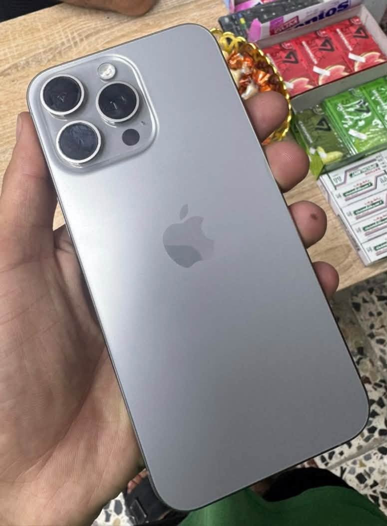 آيفون 15 برو ماكس
بطاريه 84
امبدل شاشه كلشي بي شغال فيس إيدي شغال 
سعره 850 ألف
عنواني مدينه الصدر قرب سوك الحي
***********
