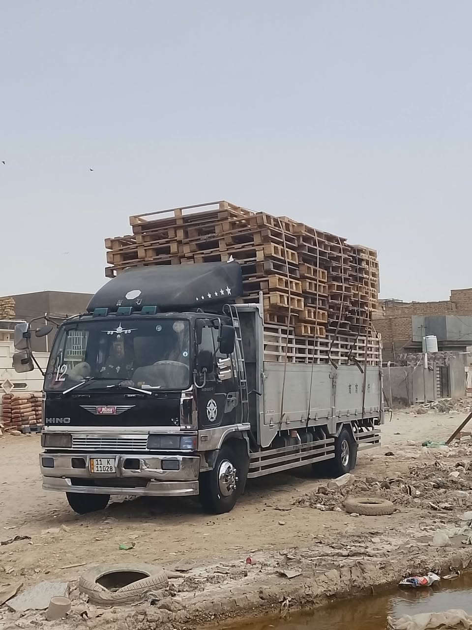 هينو طيره محرك 80خط واحد عادي سته وربع بلاديه موديل 91 مكان سياره حله رقم ***********
