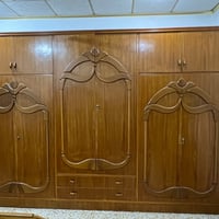 غرفه خشب • نظيفة • ٦ أبواب
