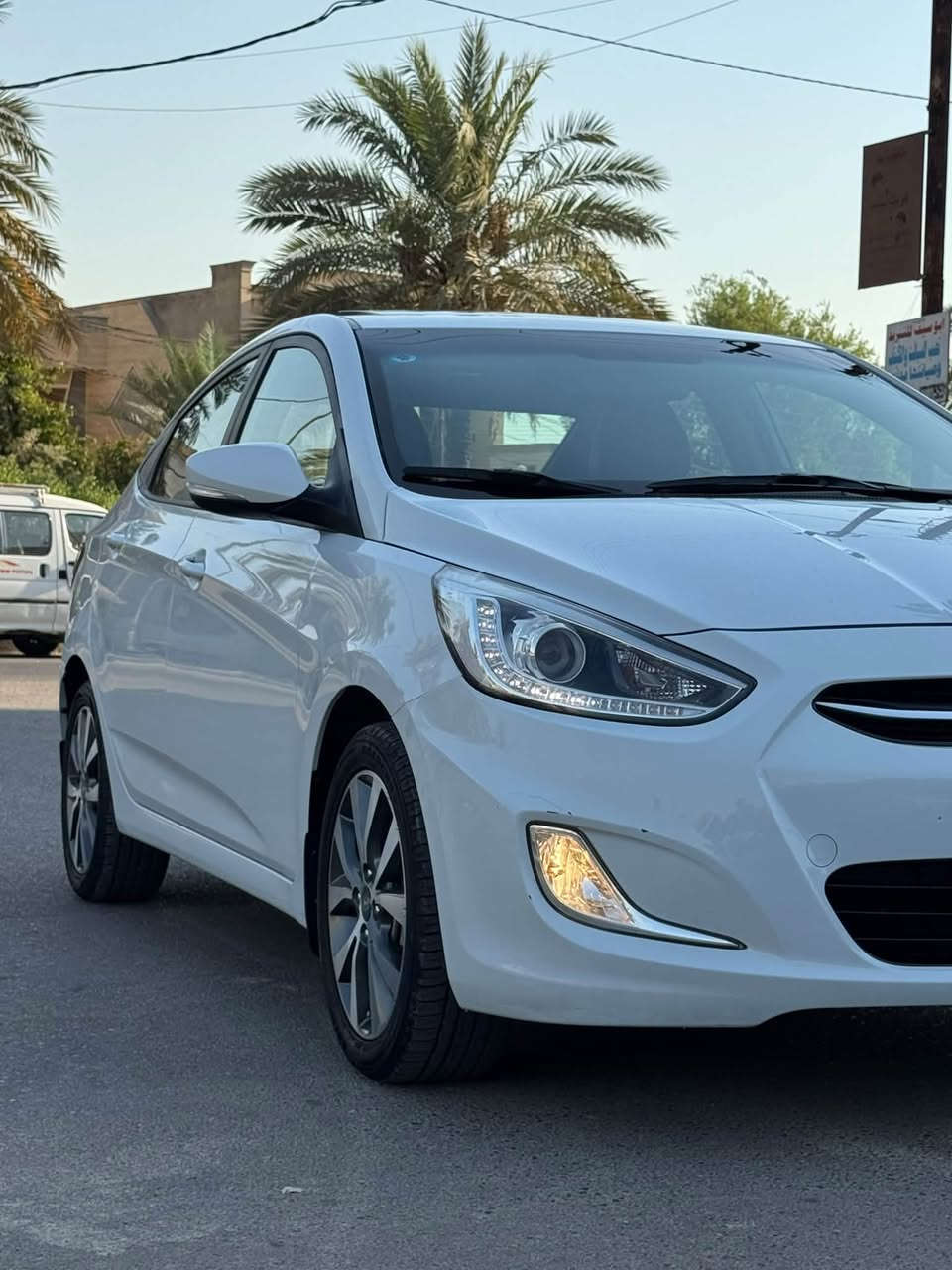 السلام عليكم للبيع اكسنت 2018  خليجيه مكفوله وجديده ماشيه 57 للاستفسار *********** بغداد السيديه
