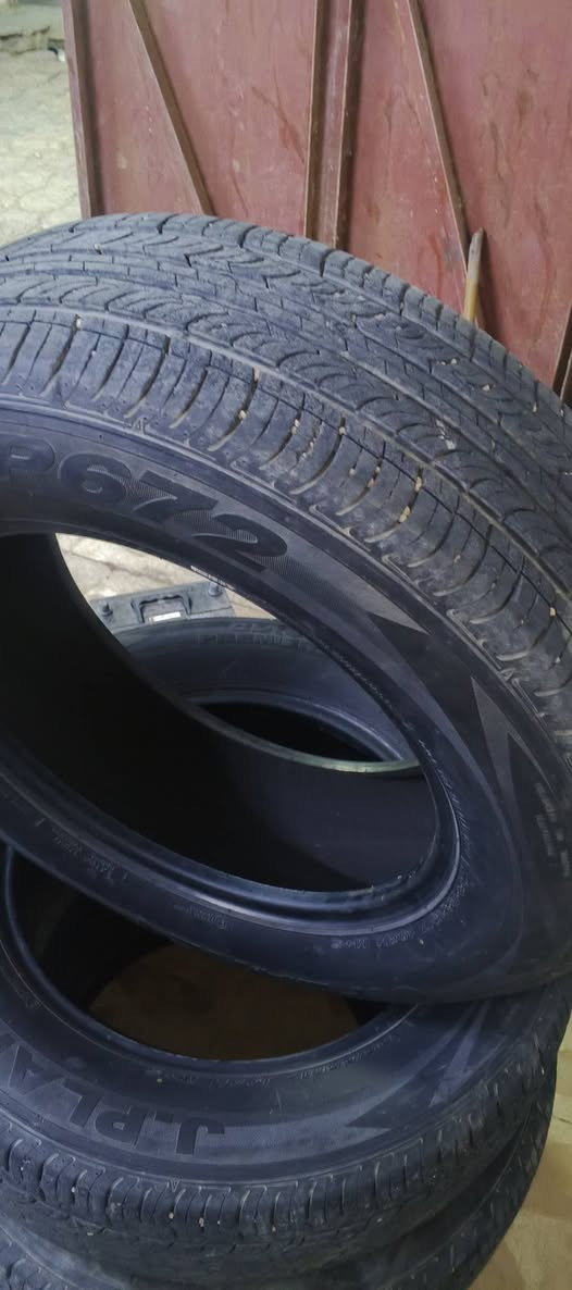السلام عليكم اطارات مستخدمه نضافه 85	القياس 235/65/17
السعر للزوج 65الف مع الشد العنوان الشطره مقابل الملعب الأولمبي للأستفسار الأتصال ***********
