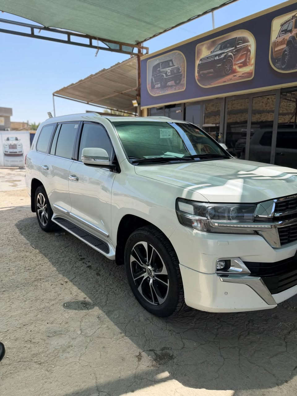 السلام عليكم
لاندكروز GXR موديل 2021 بحريني محرك 8 سلندر 4600 رقم بغداد الجديد بأسمي فول مواصفات تفاصيل اكثر خاص او واتس 
***********
***********
