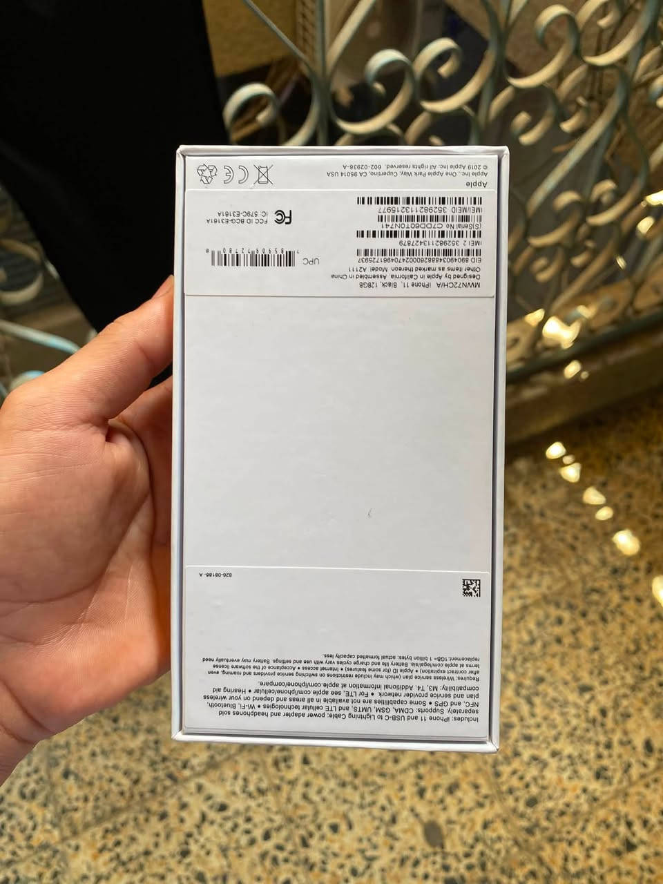 وين محبينiPhone  11  جديد فقط مفتوح من الكارتونه سعره ٣٥٠ فقل دبل سيم ضمان اصلي من اي خدش ال يسأل اكو جديد لا هذا بعد كم واحد جانو مخزونات ونبأعو بقه بس هذآ واتساب ***********

