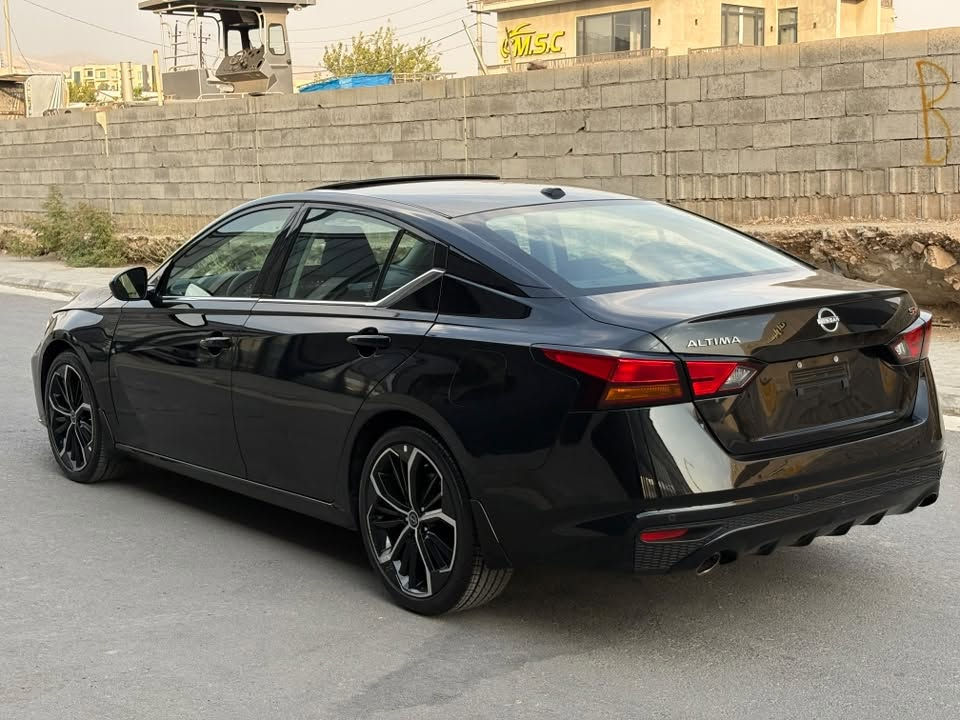نيسان التيما موديل 2024
فول مواصفات SR PLUS : عداد المسافه 12,000 ميل 

جاملغ و بنيد صبغ بدون دواخل بدون ارباك 
وبيها قطعتين كلير امريكا بدون حادث 
بدون ارباك ولا ارباك طاك كله بلادي 
شواصي و لغود مكفول 
سيت راديتر و غاز بلادي 
كير و محرك وحجر بيئه و رادار بشرط 
بدون رقم يترقم شمالي مكان السياره سليمانيه

واتساب : ***********
