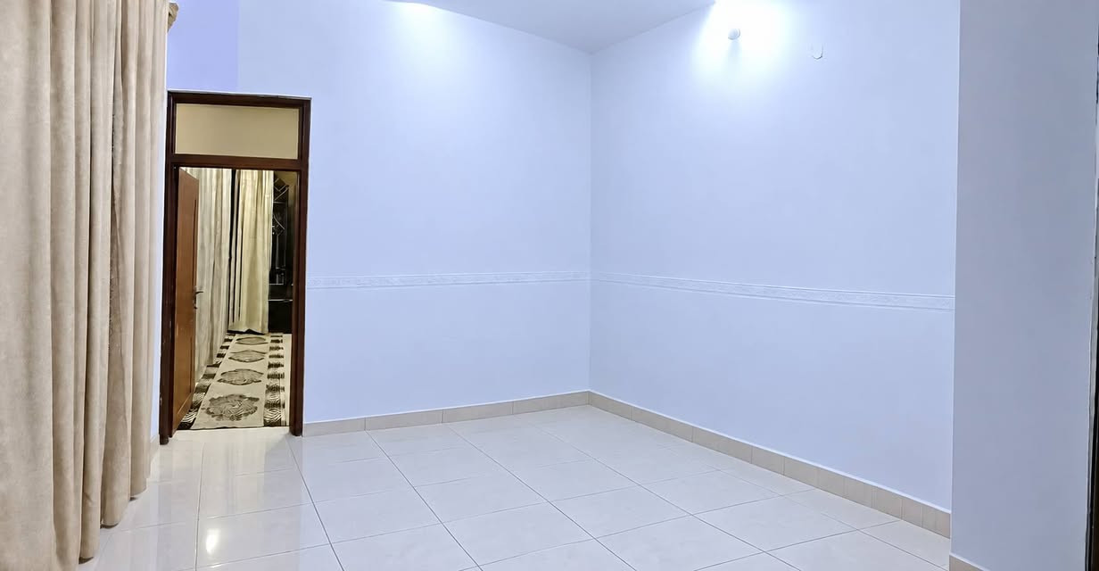 #بيت_للبيع
فرصة مناسبة للسكن والبيع مستعجل مع وجود مجال للتفاوض.

📍 الموقع: الصويرة – حي الزهور – شارع العمارة قرب مدرسة الحديد الهيكل
 المساحة: 100 متر مربع
 طابو صرف يتكون من طابقين
يتكون البيت من :  غرفتين نوم + مطبخ حار +مطبخ بارد+ حمام+ حمامات خارجية + صالة  + استقبال + سطحين

💰 السعر  :  75 مليون وبي مجال اذا شراي

📞 للتواصل والاستفسار:
***********
***********
