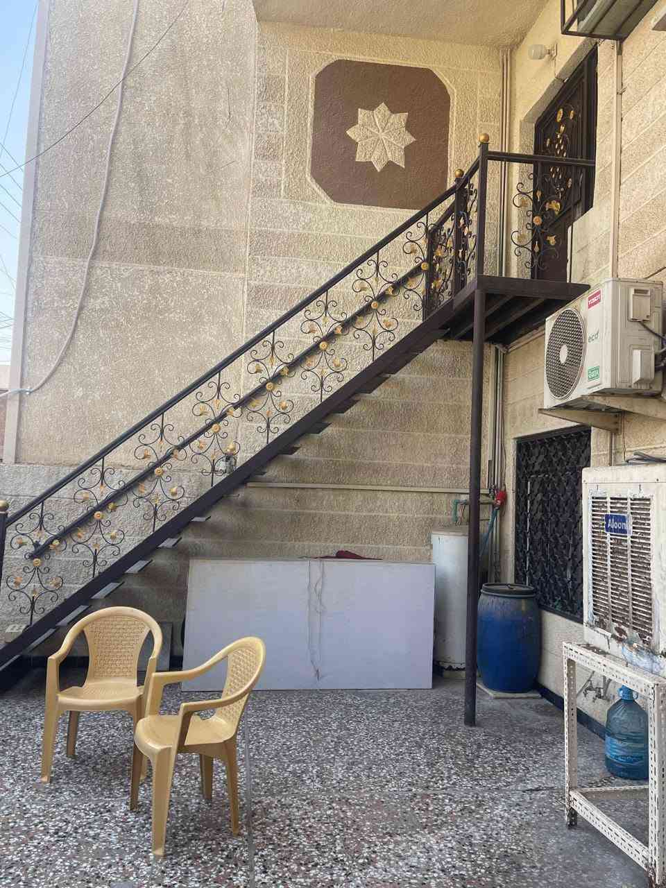 15 بايه  كامل مع الصحن وبوابة الصحن
درج بايات مريحة

مع باب خارجي متر في 180
المكان بغداد حي الجهاد

للاستفسار  الاتصال

***********
