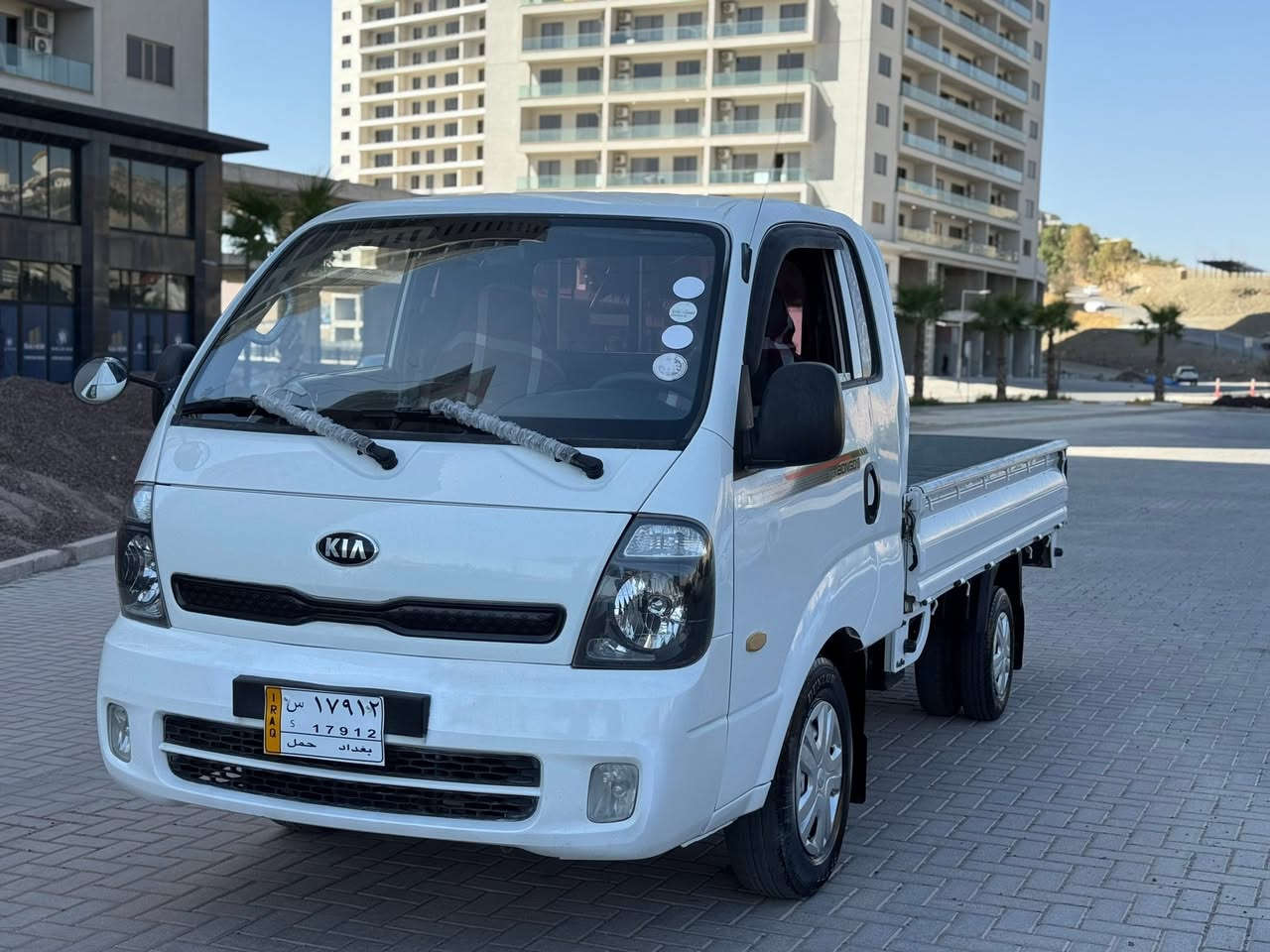 بەناوی خودای گەورە 
کیا بیلاد مۆدێلی ٢٠١١هەموو گیانی بەشەرتی فەحس  گێر مەکینە ئەکسل 
بەشەرتی یەک بڕاوە 
مەکینە ٣ هەزاری سۆپەر مەرغوبی بازاڕ 
***********
