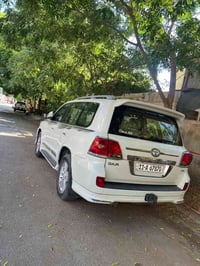 لاندكروز بريم • ٢٠١٣ • ماشيه ٢٣٠٠٠٠