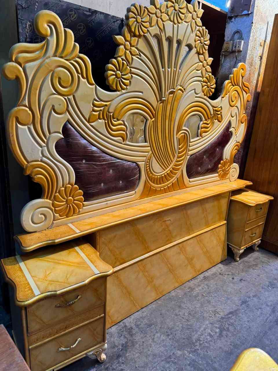 معرض السجاد للأثاث
غرفه ٦ باب مستخدمه دزاين تركي شغل عراقي لون ذهبي تطعيم دوشمه شغل مرتب وحلو داخل صاج ضهر فريم ضب براغي للحجز والاستفسار الاتصال/***********
