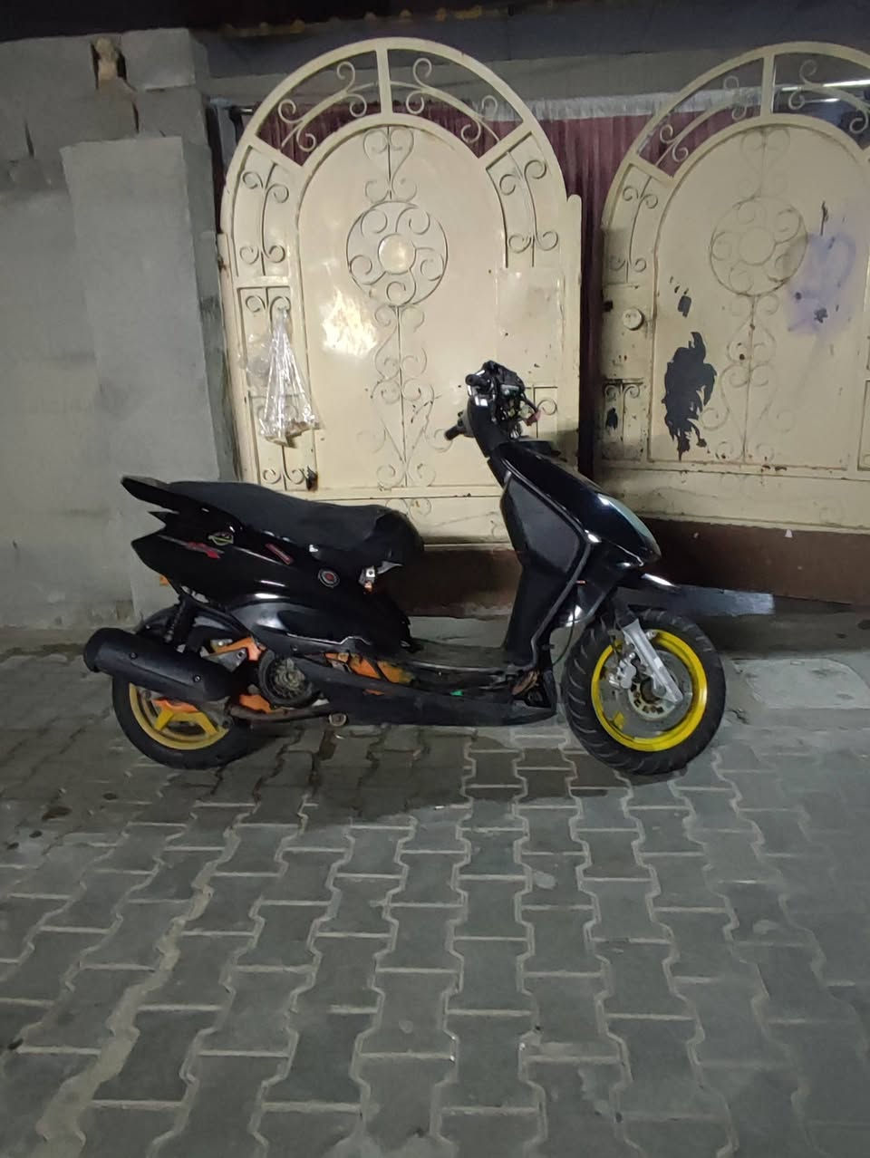 سكنس نثيه ياباني 110 بوشه 58 كلج امامي رياضي كابريتر قفاز السعر 300 وبيها مجال قليل  مكان بغداد رقمي ***********
