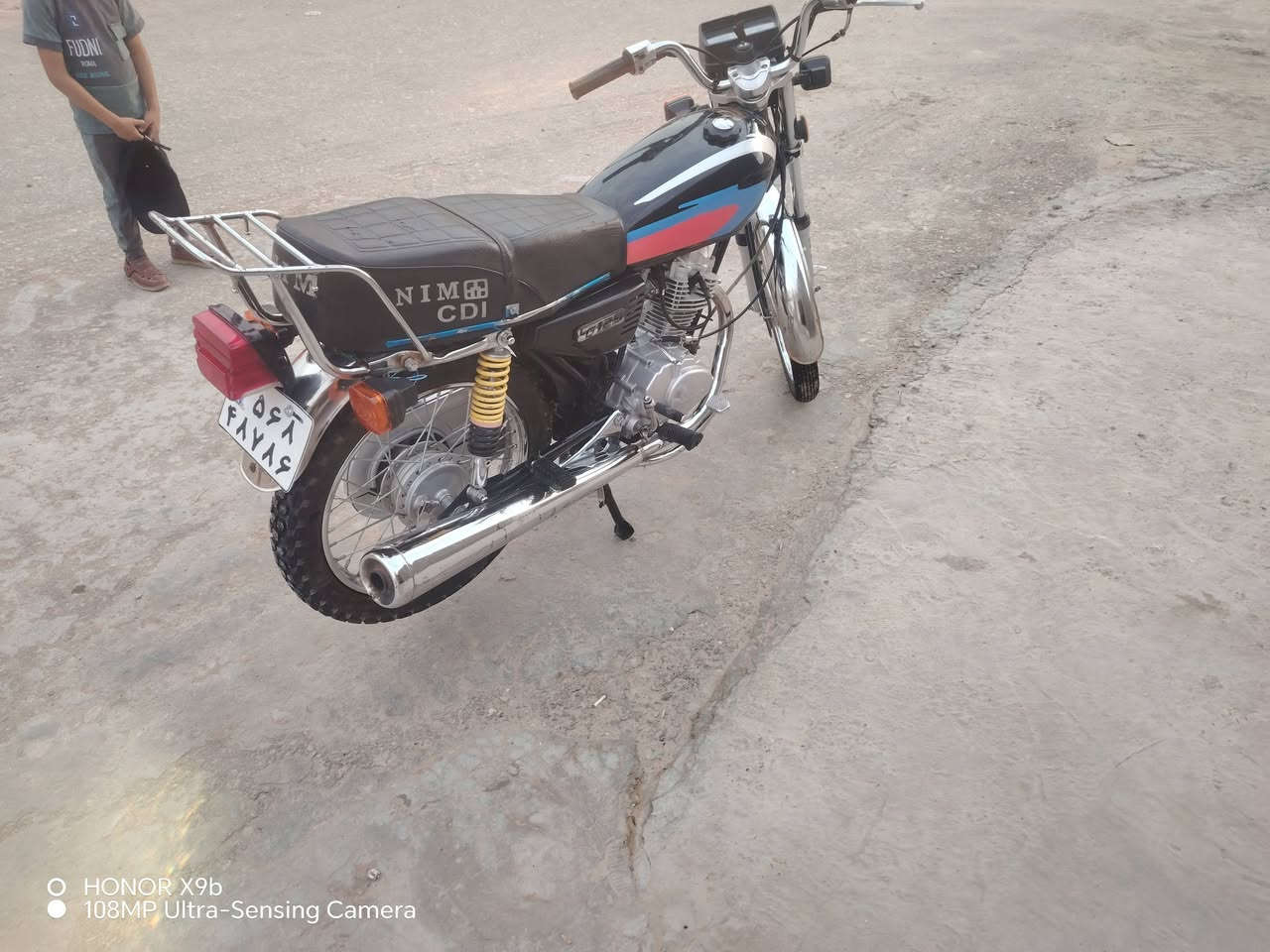 للبيع سكنر مديل ٢٧
السعر ٧٠٠ وبيهه مجال مكاني نجف
***********

نص مكتوب في الصور:
- HONOR X9b
- 108MP Ultra-Sensing Camera
- HONOR X9b 108MP Ultra-Sensing Camera