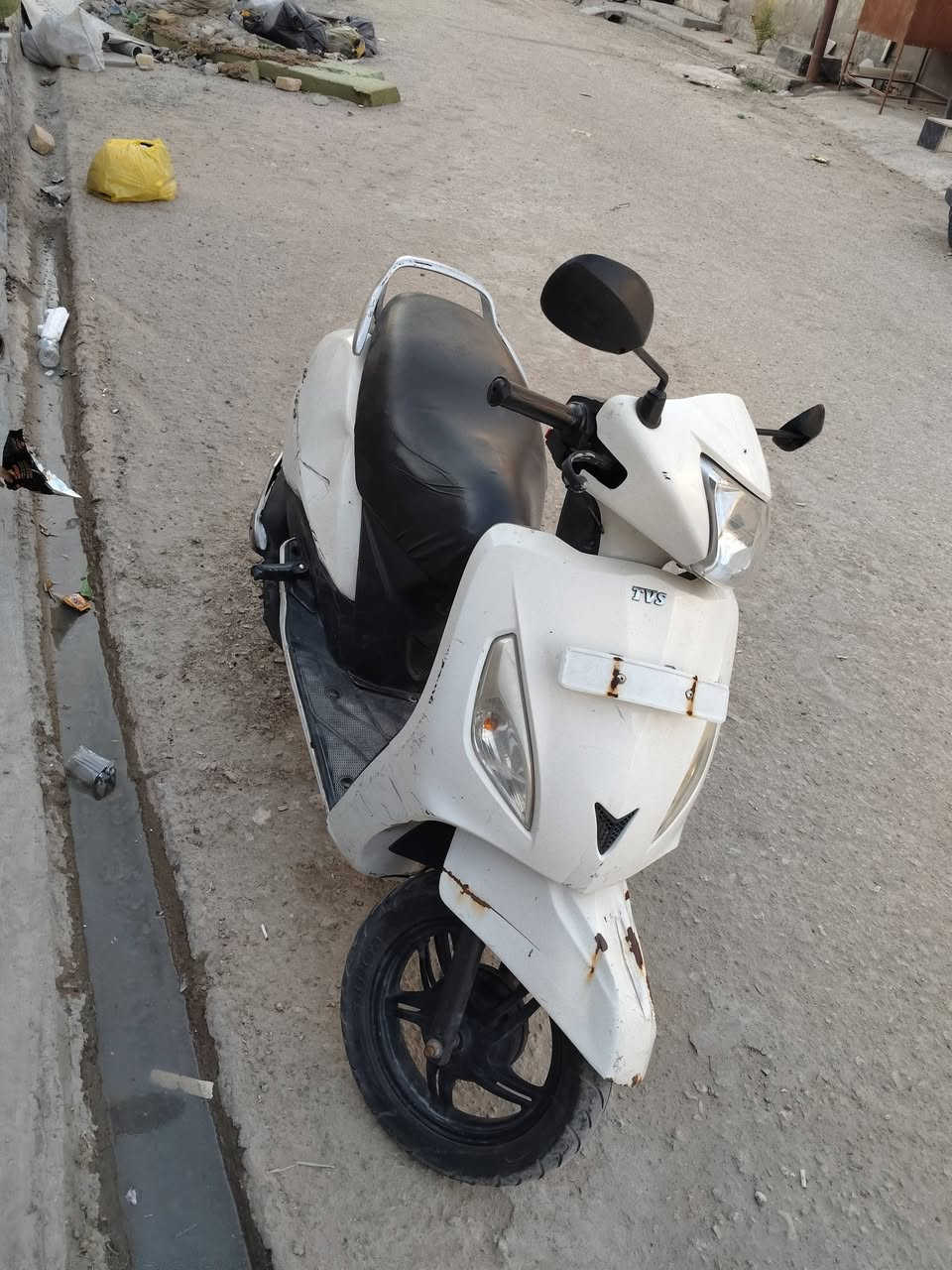 للبيع دراجه مامفتوحه. نوعهه هندي كلهه شغاله سلف هندر كهربائيات سعرها 650 وبيها مجال ***********
