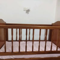 تخت للبيع مال اطفال خشب صاج عراقي ثقيل  السعر 75وبي مجال