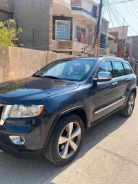جيب ٢٠١٣ جاهزه مابيهه نقص كير محرك تبريد صدر اي نقص مابيه السعر 13500$...