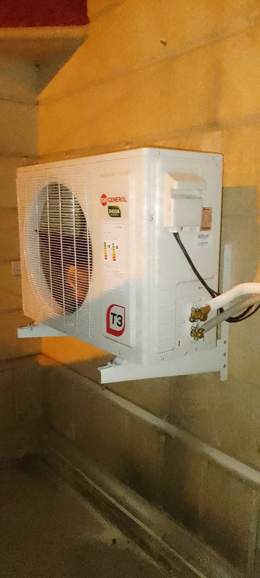 خدمات تبريد وتكييف ❄️✅
#القمة للتبريد 

نصب السبالت بكل دقه وضمان في العمل 🧰✅ مع عمل

 فاكيوم 

شحن غاز السبالت مع ضمان العمل 🧰 ✅ 

غسل السبلت يتضمن غسل السبلت خارجي وداخليه ✅✅

صيانة موقعي كافة السبالت 🔧 🔧🔧✅

للتوصل***********

‏‪***********
