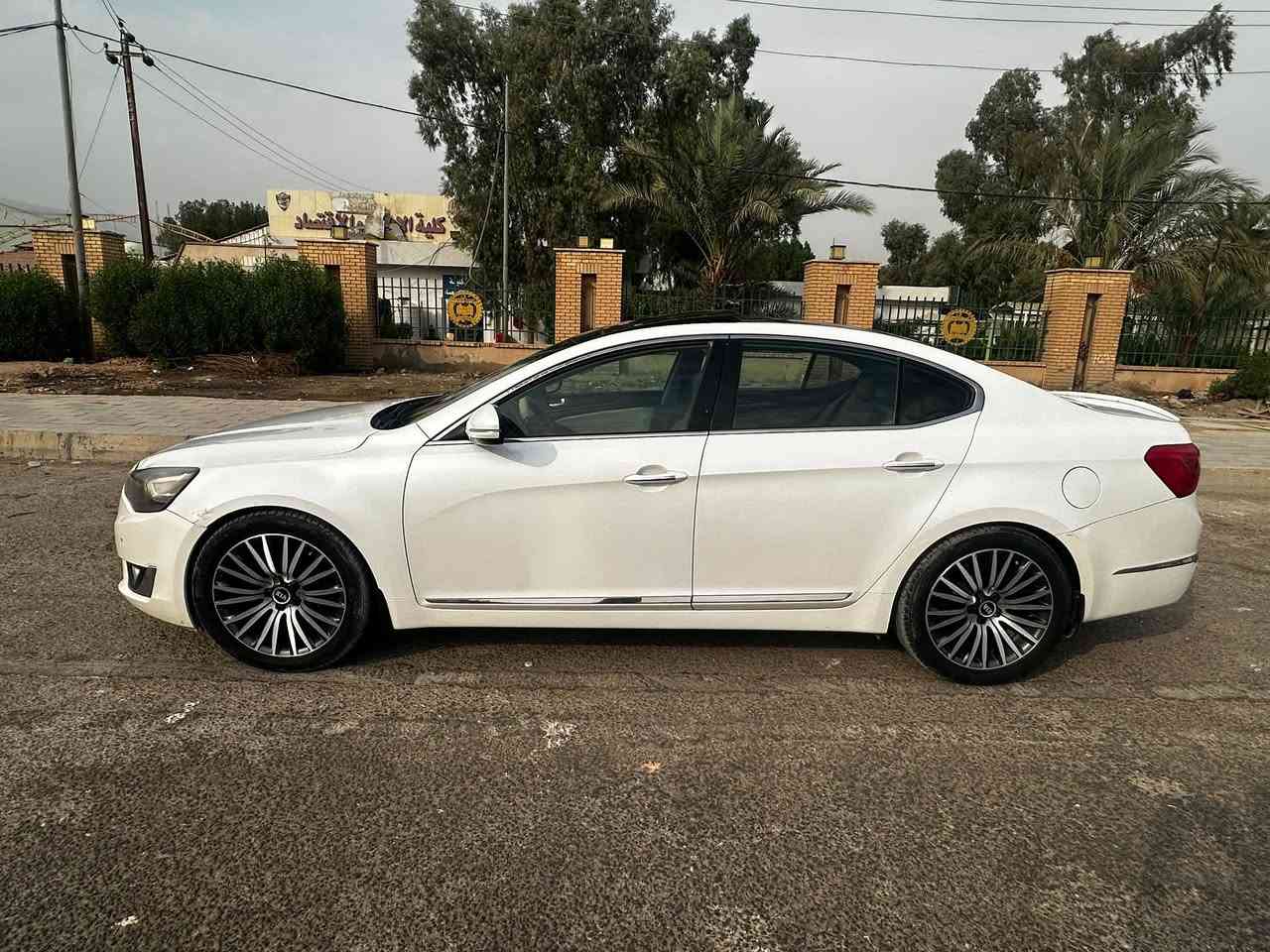 سلام عليكم
كيا كادنزا 2014 خليجي سعر مناسب جدا للبيع فقط فقط
بيها باب سائق صبغ بدون دواخل وباردين بل يمنه
كير محرك تبريد جاهز والحدادية نواقص بسيطه
فول مواصفات السعر 119 وبيها مجال بعد المعاينة
مكان الديوانية ***********  غير متواجد ع النت
