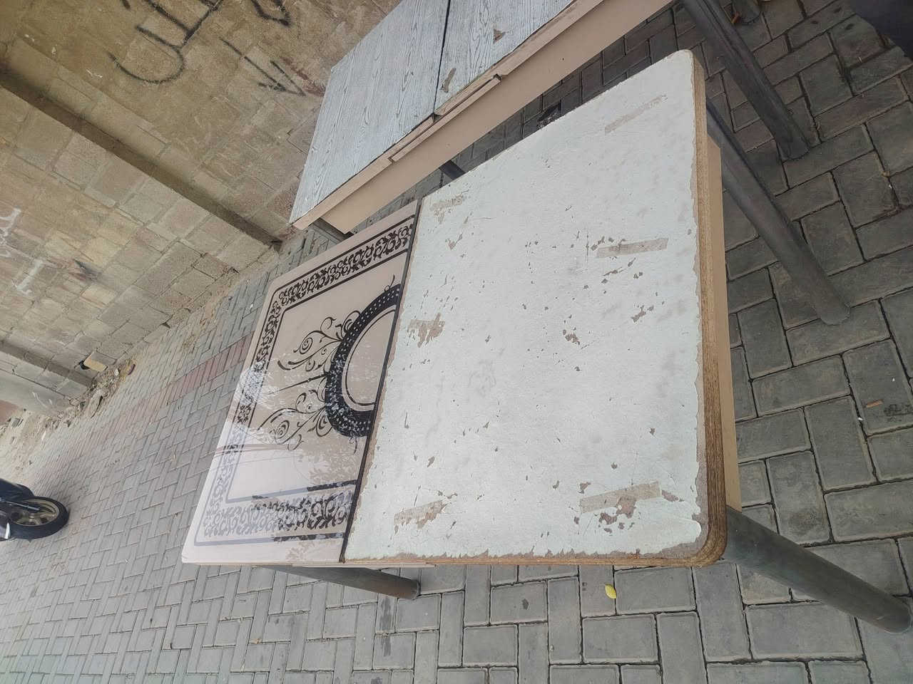 طاولة طعام • بغداد • على الفيس