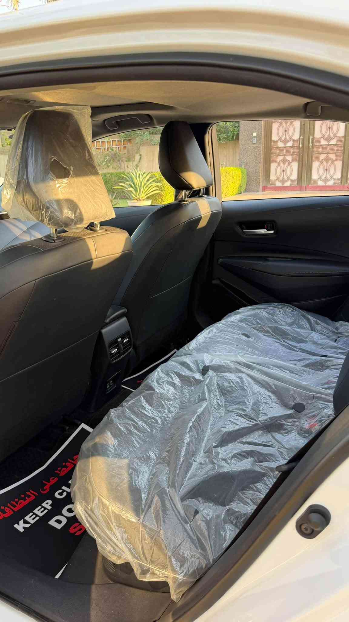 كورلا خليجي هايبرد2025
ماشية ٢٦ الف كيلو 
فول موصفات
فتحة
بصمة
شاشية كار بلي
قطعتين تبريد 
داخل جلد اسود
سيارة بيها فقط رصعتين بل جاملغ خلفي 
‏سعر154وببها مجال بسيط 
***********
