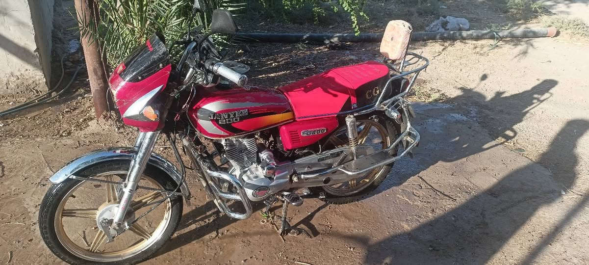ماطور جني ابو الكله موديل 21 محرك مامفتوح بس بيه بدايه صرف والباقي شرط السعر 550 وبيه مجال الشراي يتصل ***********
