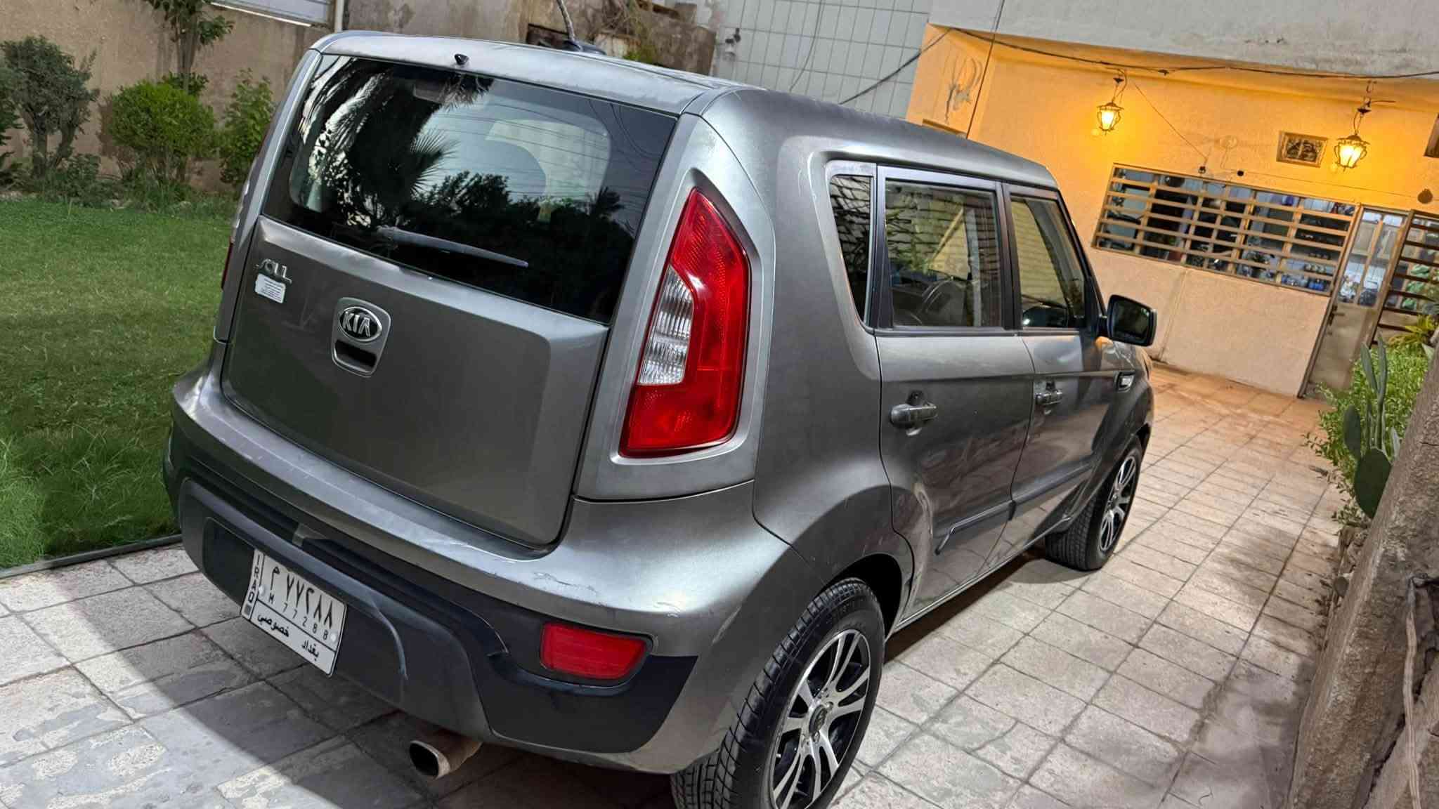 للبيع كيا صول موديل 2013 وارد امريكي حادثها جاملغ وبنيد وبيها بلعراق جاملغ اليمنه بدون دواخل رقم بغداد مميز تحويل ثاني يوم  جاهزه كير مكينه صدر تخم تاير مابيها اي نقص خير من الله السعر 78 مكانها بغداد البنوك لاستفسار ***********
