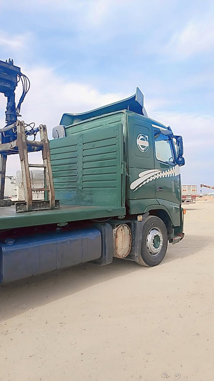 فالفو سحال خلفي 2007محرك وحش 480 شرط لاتنقيص ولابخار ماشيه 385 الف فول المواصفات كبر اوتماتيك شاصي عالي الطول 7وربع جان عليها كرين وبعته إذا تريد اشد عليها كرين شرط بس شد الكرين والصوندات كلشي ماينقصها   للاستفسار ***********@
