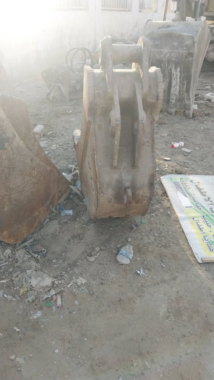 السلام عليكم للبيع كيلات 40 40 50 60 100 وجك همر (نقار) وكير بوكلن 90 للإستفسار ***********
